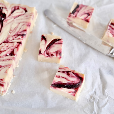 Vanilla & Blackcurrant Fudge