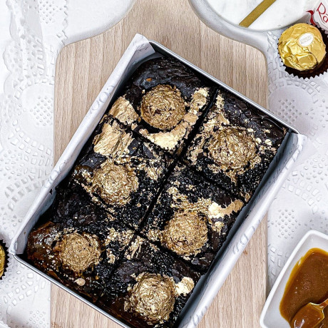 Caramerro Bea - Dark Chocolate Brownie With Salted Caramel, Ferrero Rocher &amp; Ferrero Raffaello