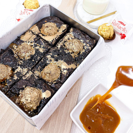 Caramerro Bea - Dark Chocolate Brownie With Salted Caramel, Ferrero Rocher &amp; Ferrero Raffaello