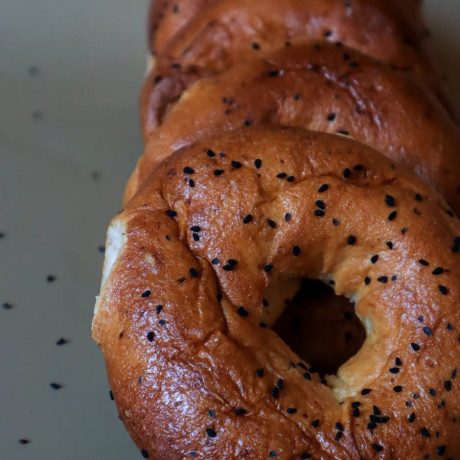 Nigella Seed and Garlic Bagels- Gluten Free Sourdough (Packet of 5)