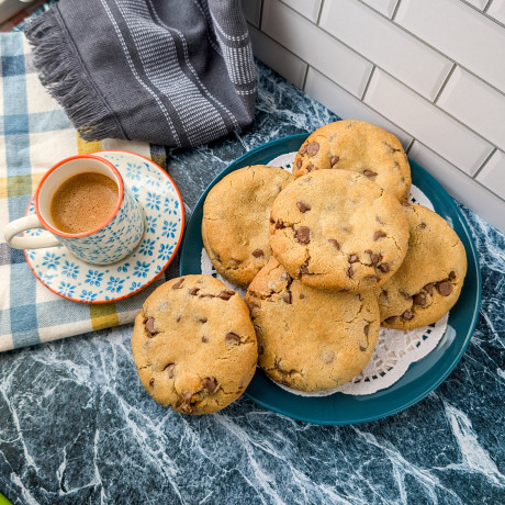 New York Style Chocolate Chip Cookies - Milk or Dark Chocolate - 6 Pieces Gift Box