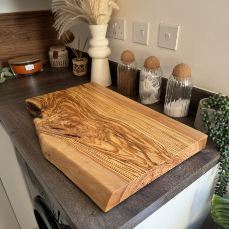 XL Live Edge Olive Wood Chopping Board - RARE James Martin Style Olive Chopping Boards XL Live Edge Olive Wood Chopping Board - RARE James Martin Style Olive Chopping Boards