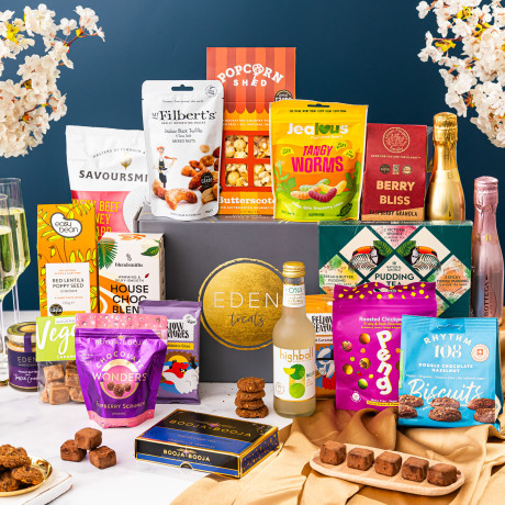 Vegetarian Deluxe Ultimate Indulgence Gourmet Food Hamper, Special Personalised Gift, Optional Prosecco, Gin or Mocktails (Non-alcoholic)