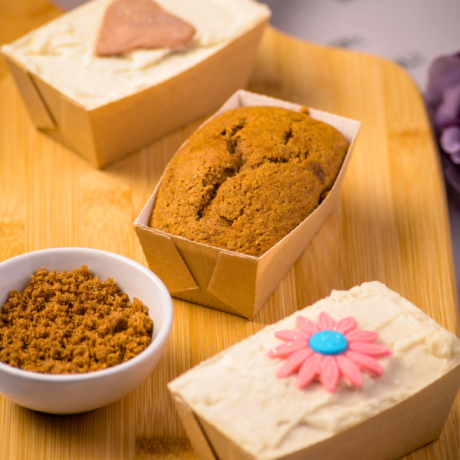 Mini gluten free ginger cake and mini gluten free 
vanilla cake