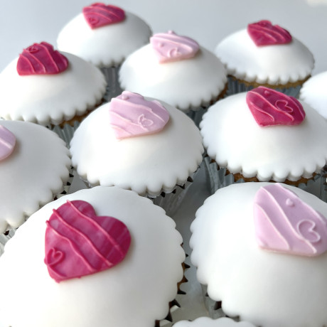 Embossed Heart Cupcake Gift box