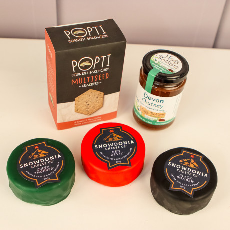 Devon Hampers Three Cheeses hamper gift