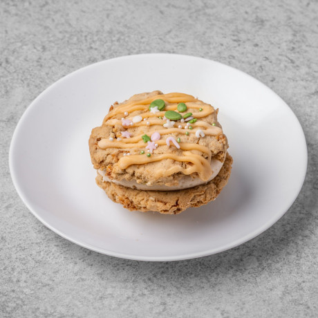 Apple Crumble Cookie Sandwich