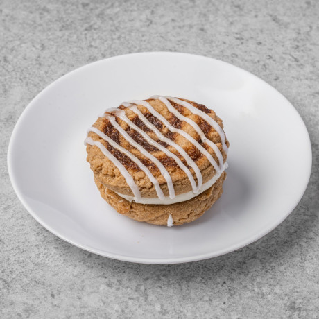 Cinnamon Swirl vg Cookie Sandwich