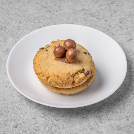 Malteser Cookie Sandwich