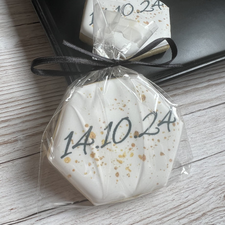 Personalised Wedding Favour Iced Biscuits. Set Of 12 Biscuits