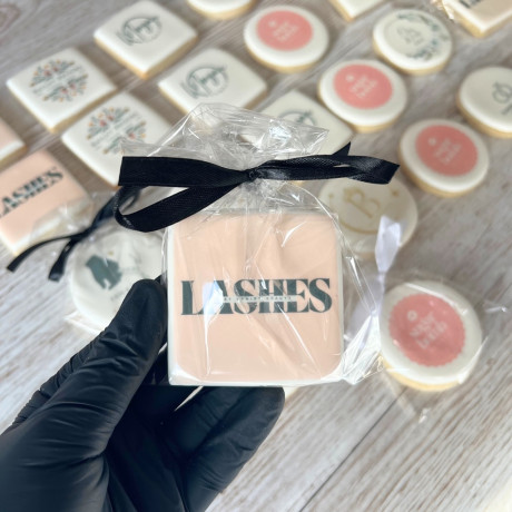 Luxury Corporate Logo Biscuits/Personalised & Branded Biscuits
