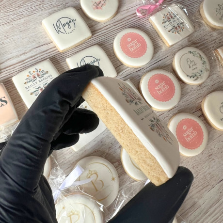 Luxury Corporate Logo Biscuits/Personalised & Branded Biscuits