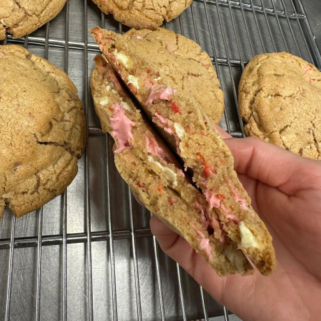 Strawberry & Cream Cookies
