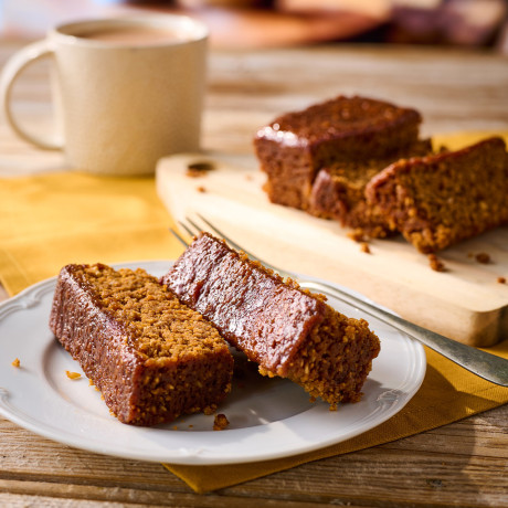Seriously Good Large Cake and Treat Hamper