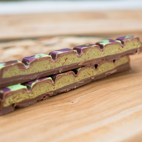 Dubai chocolate bar with pistachio
