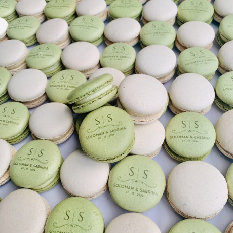 Personalised Macaron Gift Box of 12 - Custom Text or Design