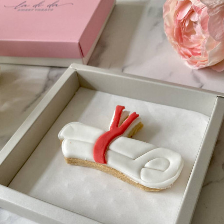 Graduation Personalised Letterbox Vanilla Cookie