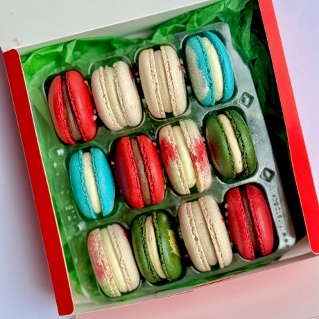 Christmas Deluxe Collection Macarons - Gift Box of 12