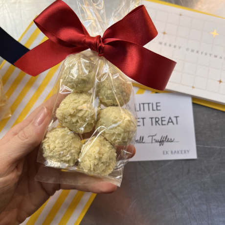 Sweet Treats Christmas Hamper Sweet Treats Christmas Hamper