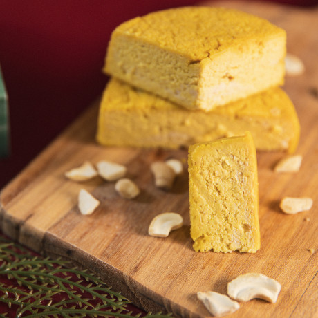 Farmhouse Mature Vegan Cheese