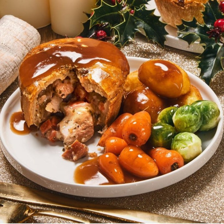 Turkey DSausage Bacon & Cranberry Pie 260g