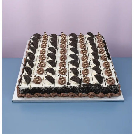 Oreo Crunch Cake - Egg-Free Party Platter
