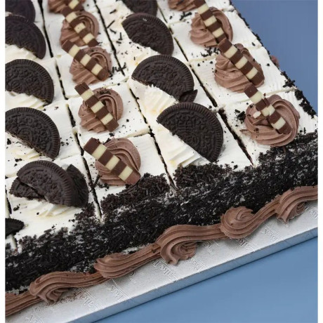 Oreo Crunch Cake - Egg-Free Party Platter
