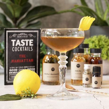 The TASTE cocktails Manhattan Box
