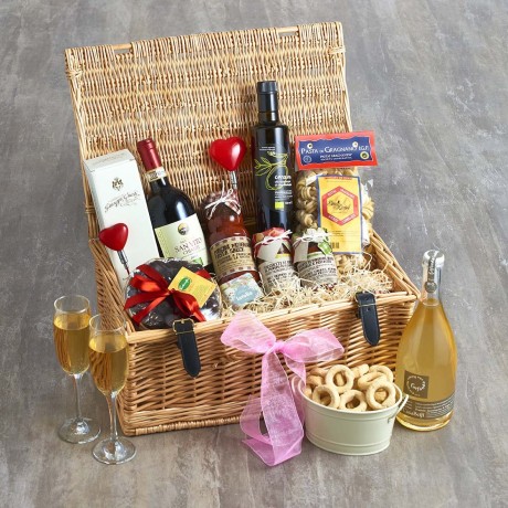 'Mr &amp; Mrs' Deluxe Wedding Hamper
