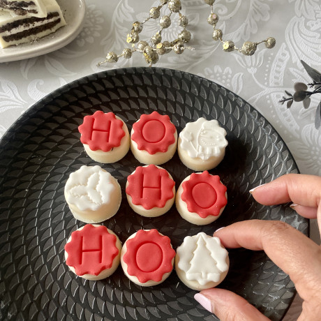 Christmas Mini Chocolate Covered Oreos