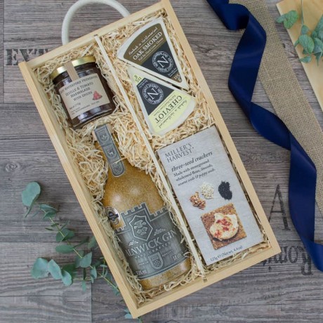 The Alnwick Gin & Cheese Hamper